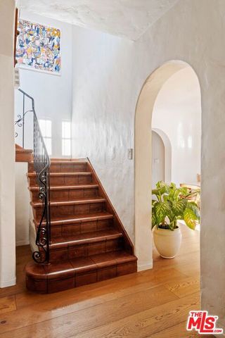 6677 Maryland Drive, Los Angeles, CA 90048