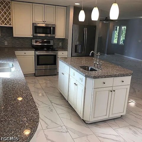 2200 Broadpoint DR, Punta Gorda, FL 33983