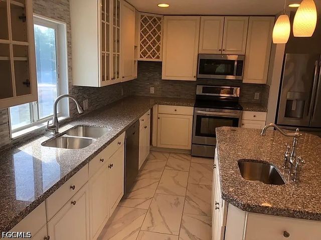 2200 Broadpoint DR, Punta Gorda, FL 33983