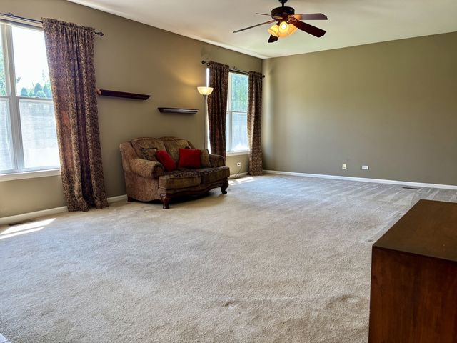 624 Vista Drive, Oswego, IL 60543
