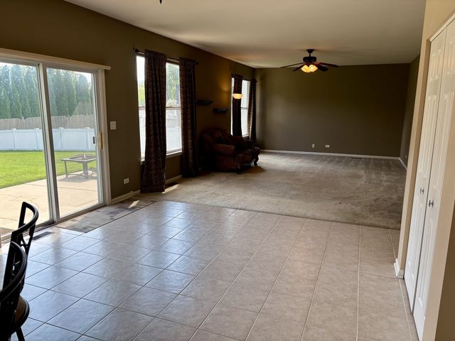 624 Vista Drive, Oswego, IL 60543
