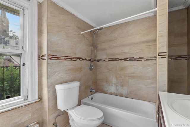 112 S 7th Avenue, Mount Vernon, NY 10550