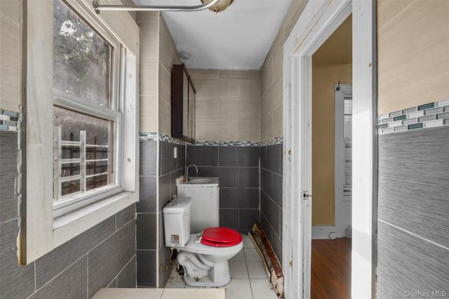 112 S 7th Avenue, Mount Vernon, NY 10550