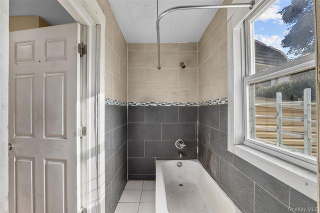 112 S 7th Avenue, Mount Vernon, NY 10550