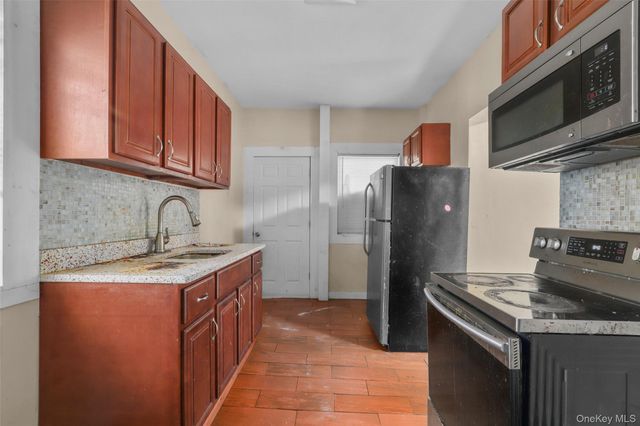 112 S 7th Avenue, Mount Vernon, NY 10550