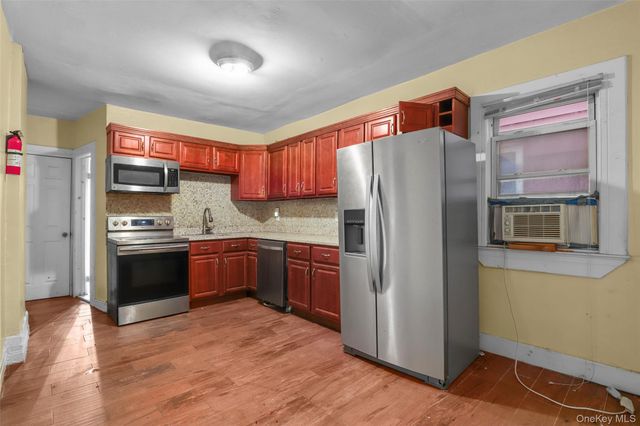 112 S 7th Avenue, Mount Vernon, NY 10550