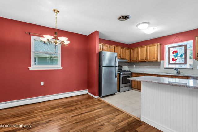 87 Mount Matterhorn Lane, Toms River, NJ 08753