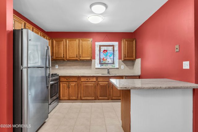 87 Mount Matterhorn Lane, Toms River, NJ 08753