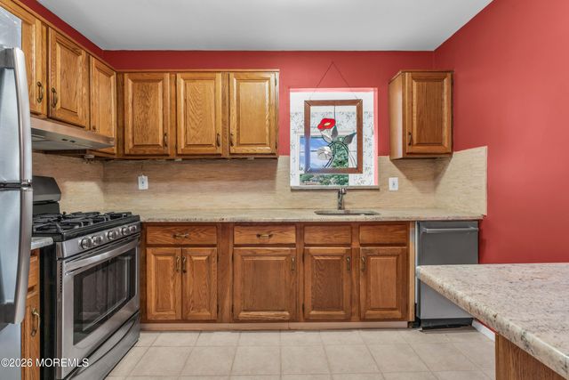 87 Mount Matterhorn Lane, Toms River, NJ 08753