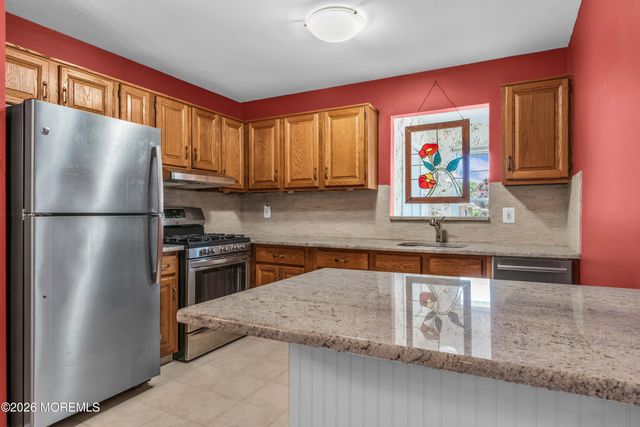 87 Mount Matterhorn Lane, Toms River, NJ 08753