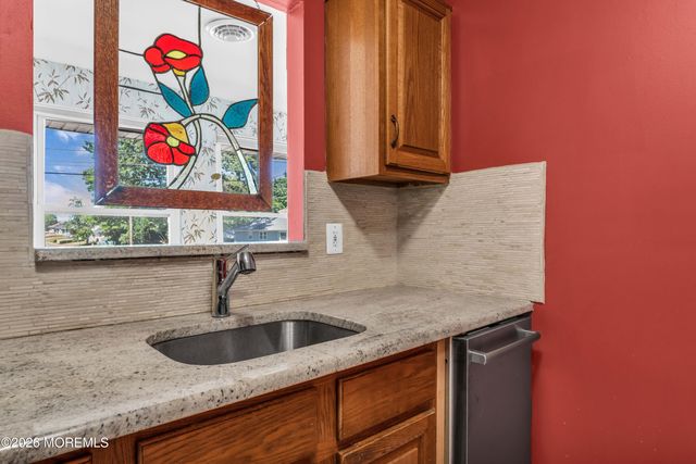 87 Mount Matterhorn Lane, Toms River, NJ 08753