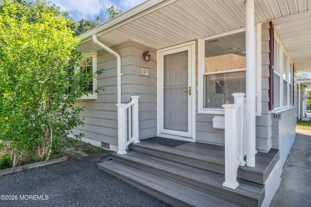 87 Mount Matterhorn Lane, Toms River, NJ 08753