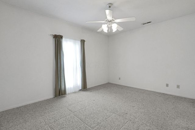 2500 Swan Drive, Grove City, OH 43123