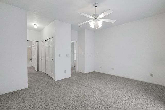 2500 Swan Drive, Grove City, OH 43123