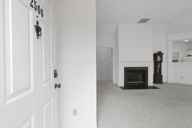 2500 Swan Drive, Grove City, OH 43123