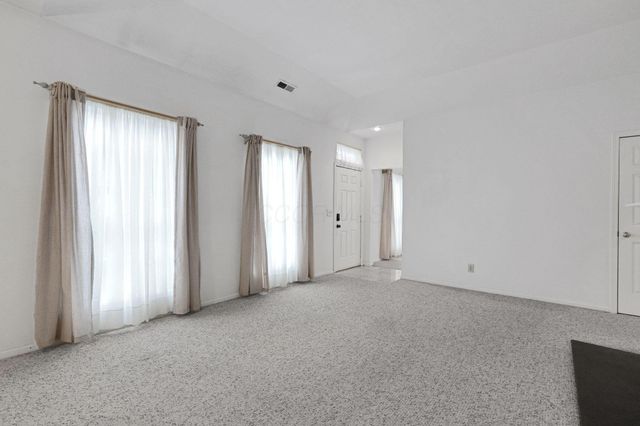 2500 Swan Drive, Grove City, OH 43123