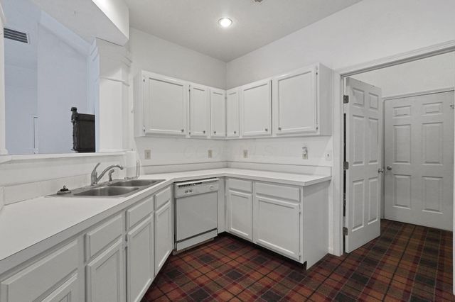 2500 Swan Drive, Grove City, OH 43123