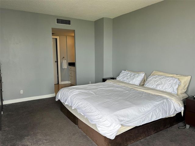 20301 W Country Club Drive 1222, Aventura, FL 33180