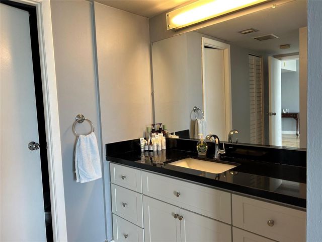 20301 W Country Club Drive 1222, Aventura, FL 33180