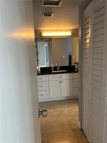 20301 W Country Club Drive 1222, Aventura, FL 33180