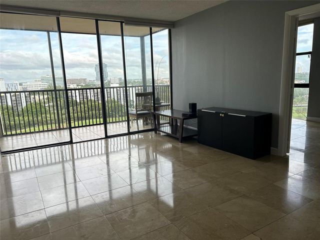 20301 W Country Club Drive 1222, Aventura, FL 33180