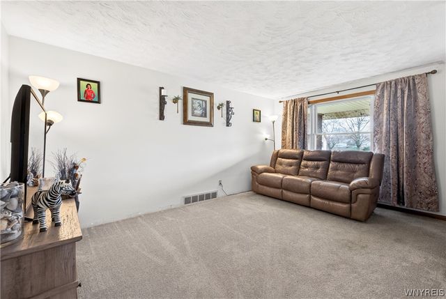 6151 North Whitham Drive, Niagara, NY 14304