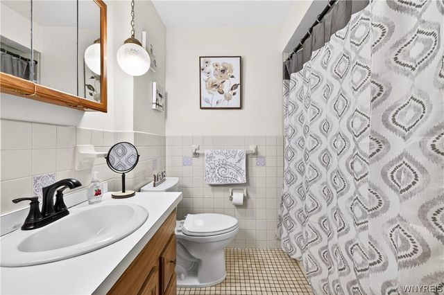 6151 North Whitham Drive, Niagara, NY 14304