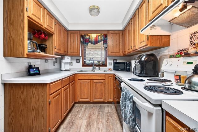 6151 North Whitham Drive, Niagara, NY 14304