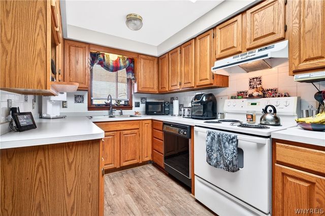 6151 North Whitham Drive, Niagara, NY 14304