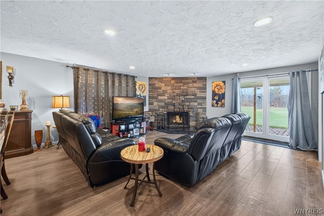 6151 North Whitham Drive, Niagara, NY 14304