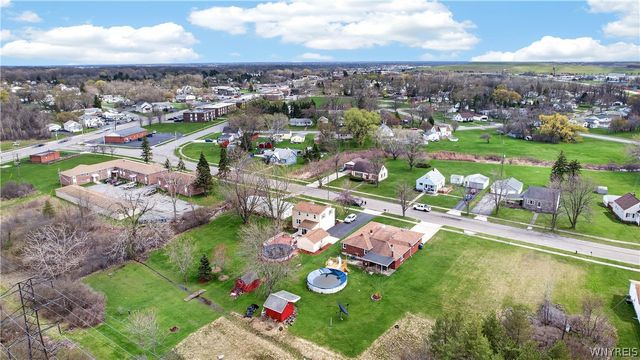 6151 North Whitham Drive, Niagara, NY 14304