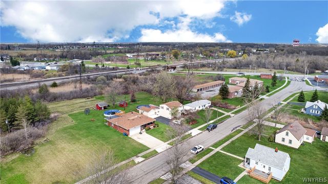 6151 North Whitham Drive, Niagara, NY 14304