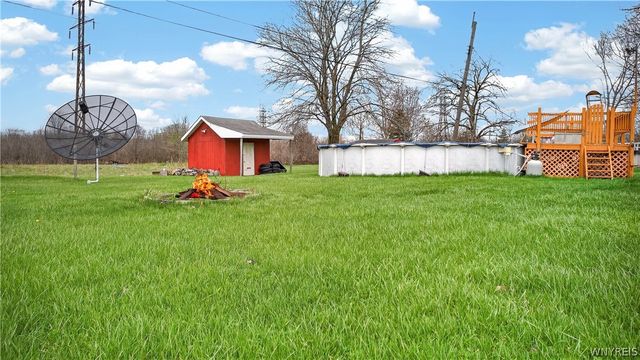 6151 North Whitham Drive, Niagara, NY 14304