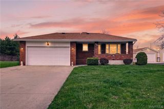 6151 North Whitham Drive, Niagara, NY 14304