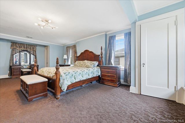 10 Massachusetts Boulevard, Bellerose Village, NY 11001