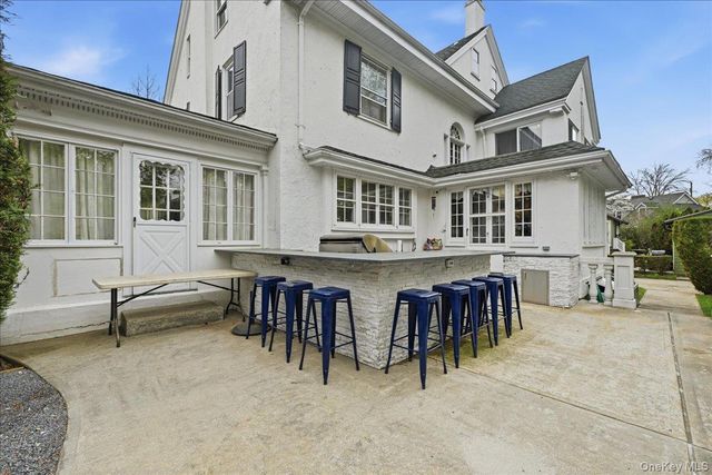 10 Massachusetts Boulevard, Bellerose Village, NY 11001