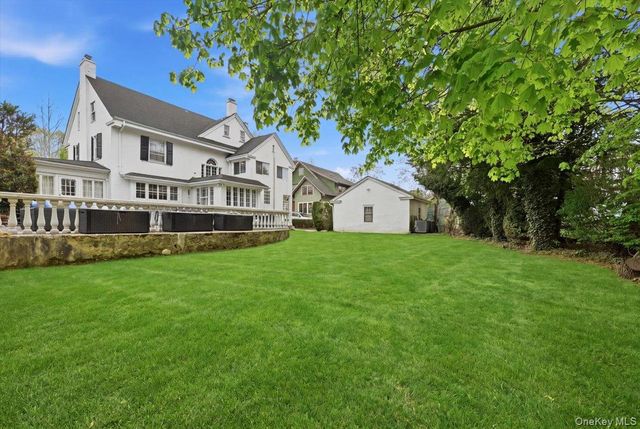 10 Massachusetts Boulevard, Bellerose Village, NY 11001