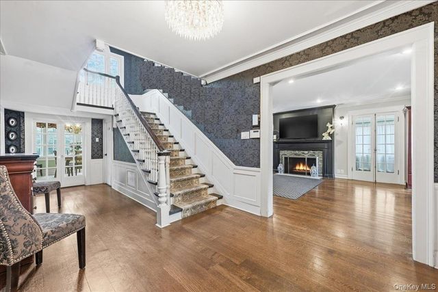 10 Massachusetts Boulevard, Bellerose Village, NY 11001