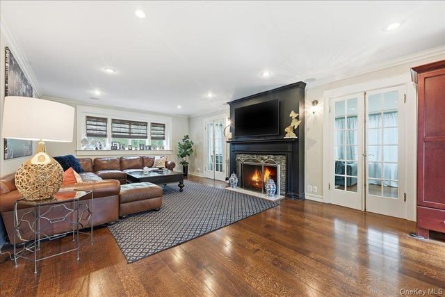 10 Massachusetts Boulevard, Bellerose Village, NY 11001