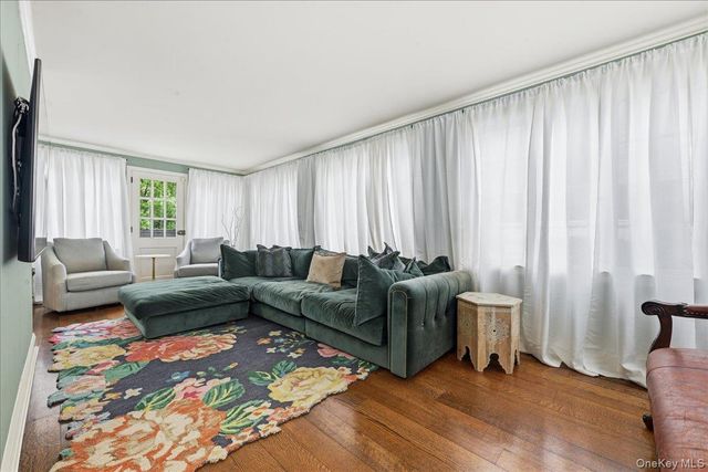 10 Massachusetts Boulevard, Bellerose Village, NY 11001