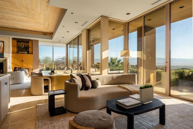 29 Grande View Court, Rancho Mirage, CA 92270