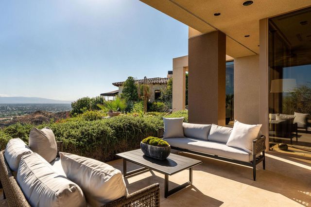 29 Grande View Court, Rancho Mirage, CA 92270