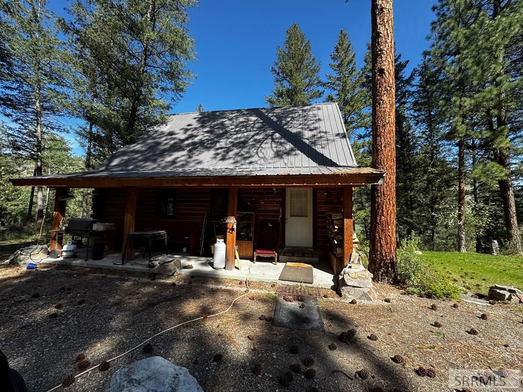 Image 2 of property listing at 21 Sheep Creek Road, North Fork, ID 83466