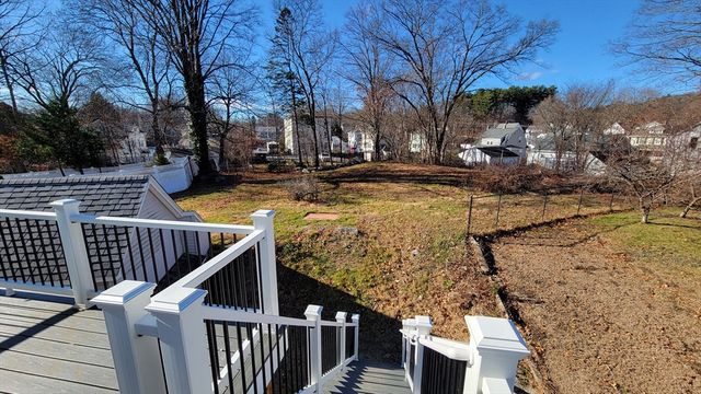 30 O'neil St 2, Hudson, MA 01749