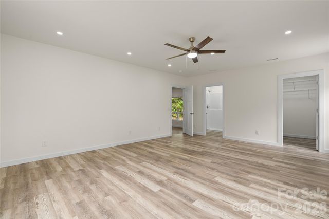22 Ilyas Way, Waynesville, NC 28786