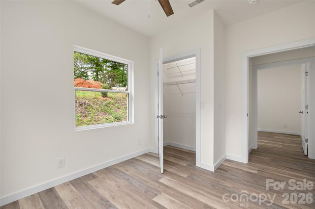 22 Ilyas Way, Waynesville, NC 28786