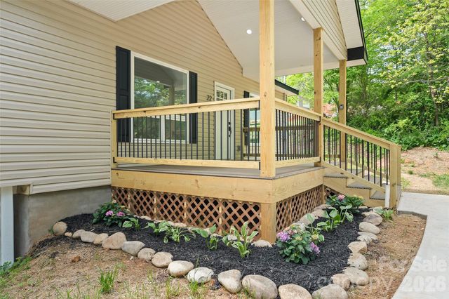 22 Ilyas Way, Waynesville, NC 28786