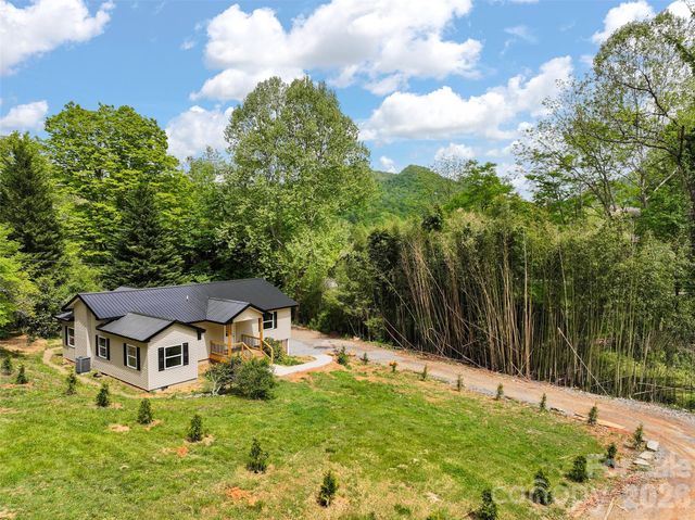 22 Ilyas Way, Waynesville, NC 28786