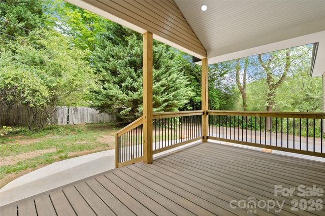 22 Ilyas Way, Waynesville, NC 28786