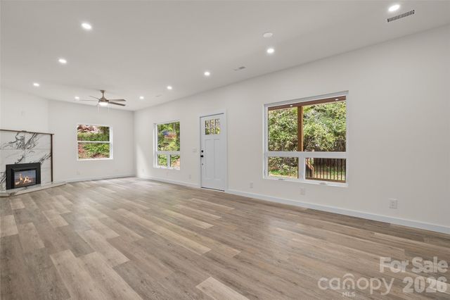 22 Ilyas Way, Waynesville, NC 28786